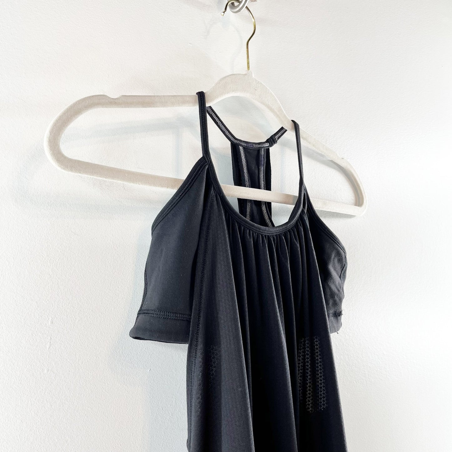 Lululemon No Limits Sleeveless Mesh Long Tank Top with Shelf Bra Black 4