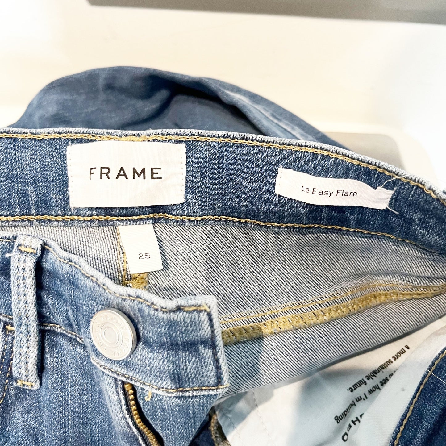 Frame Mid Rise Le Easy Flare Raw Hem Jeans Drizzle Blue 25 / 0