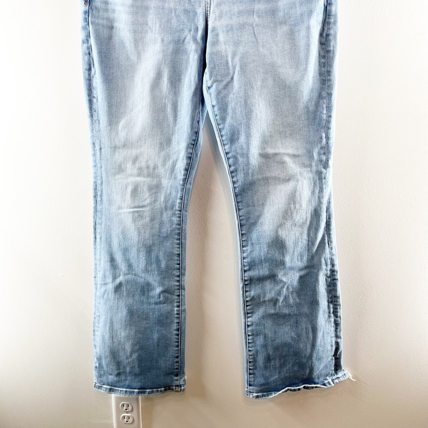 American Eagle High Rise Kick Boot Cut Jeans Light Wash Blue 16 Tall Long