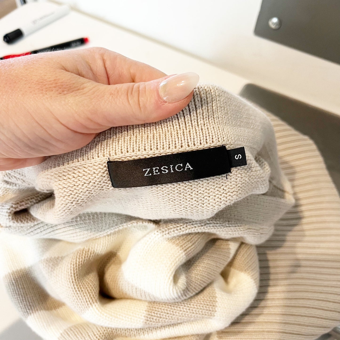 Zesica Long Sleeve V Neck Striped Polo Pullover Sweater Tan White Small