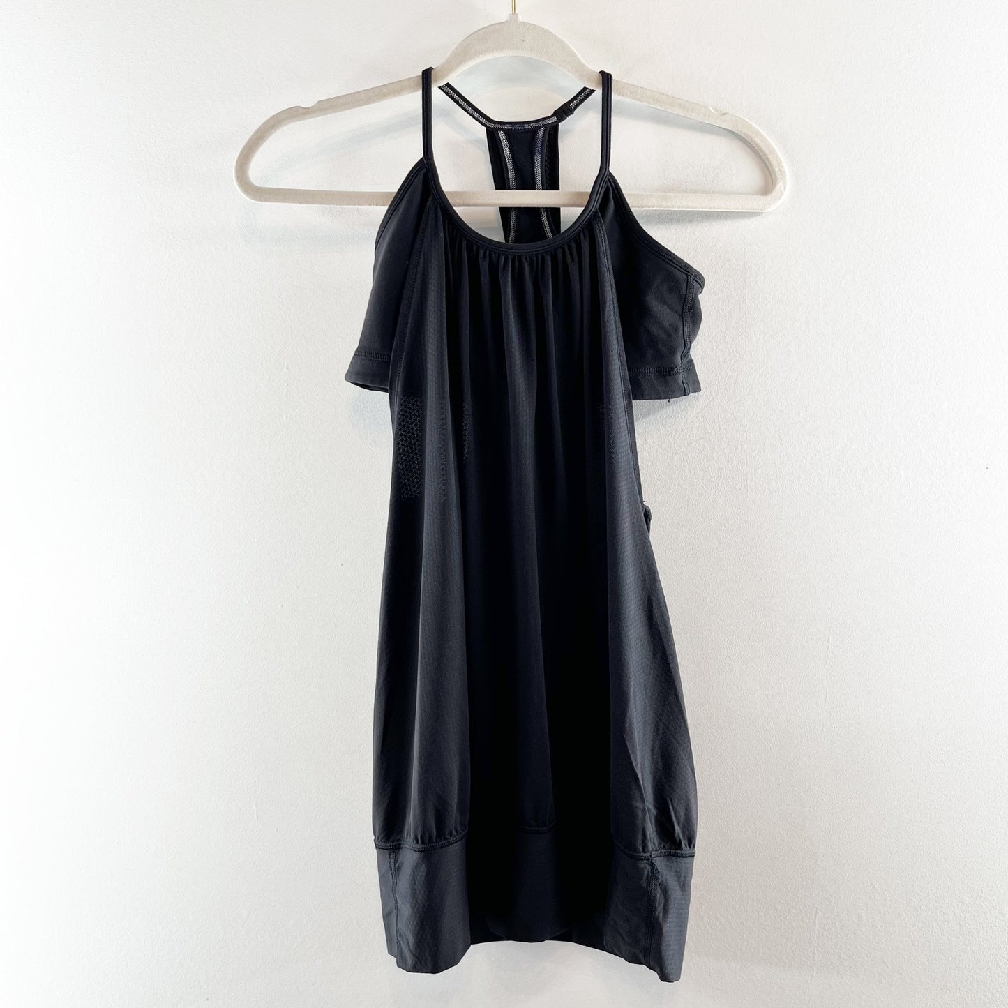 Lululemon No Limits Sleeveless Mesh Long Tank Top with Shelf Bra Black 4