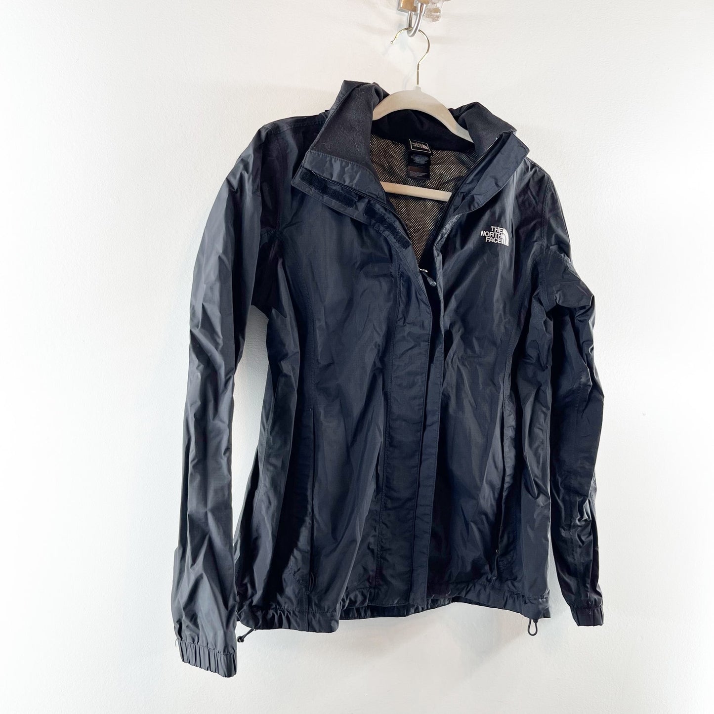 The North Face Resolve HyVent Long Sleeve Full Zip Hooded Rain Jacket Black M