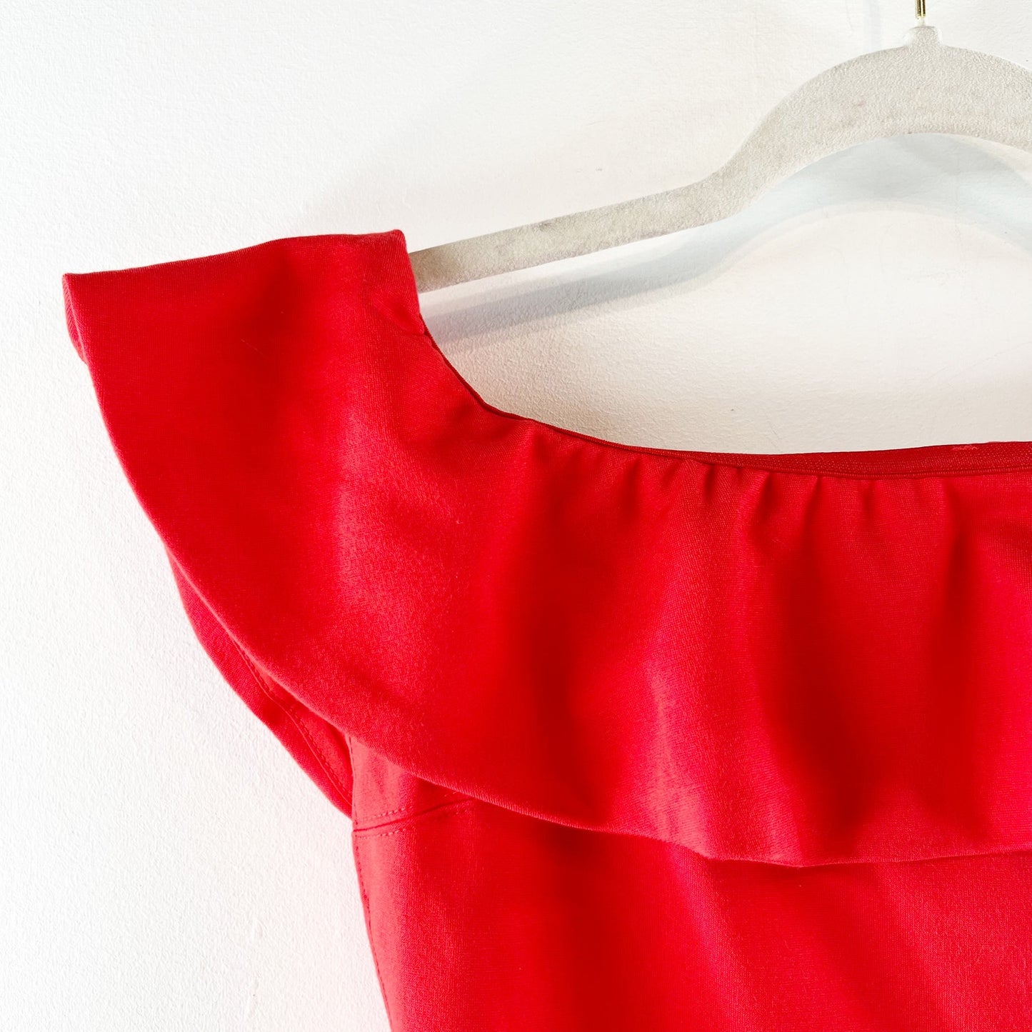 Babaton by Aritzia Emry Off The Shoulder Ruffle Trim Bodycon Mini Dress Red US 4