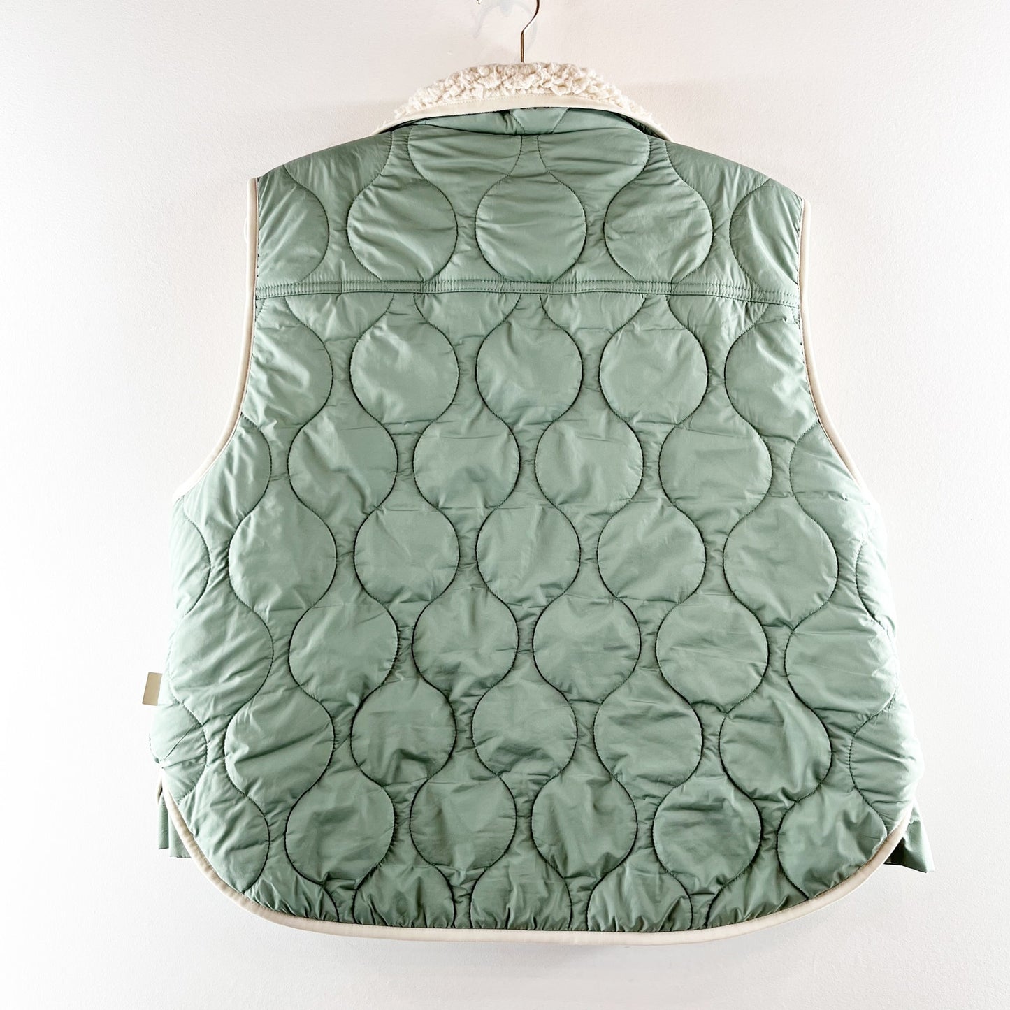 Lou & Grey Sleeveless Quilted Full Zip Sherpa Reversible Vest Green Cream Large