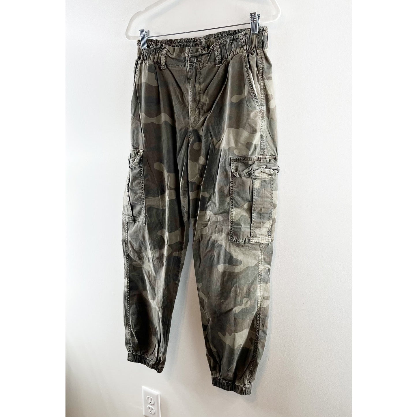 American Eagle Camo High Rise Jogger Cargo Pants Green 10