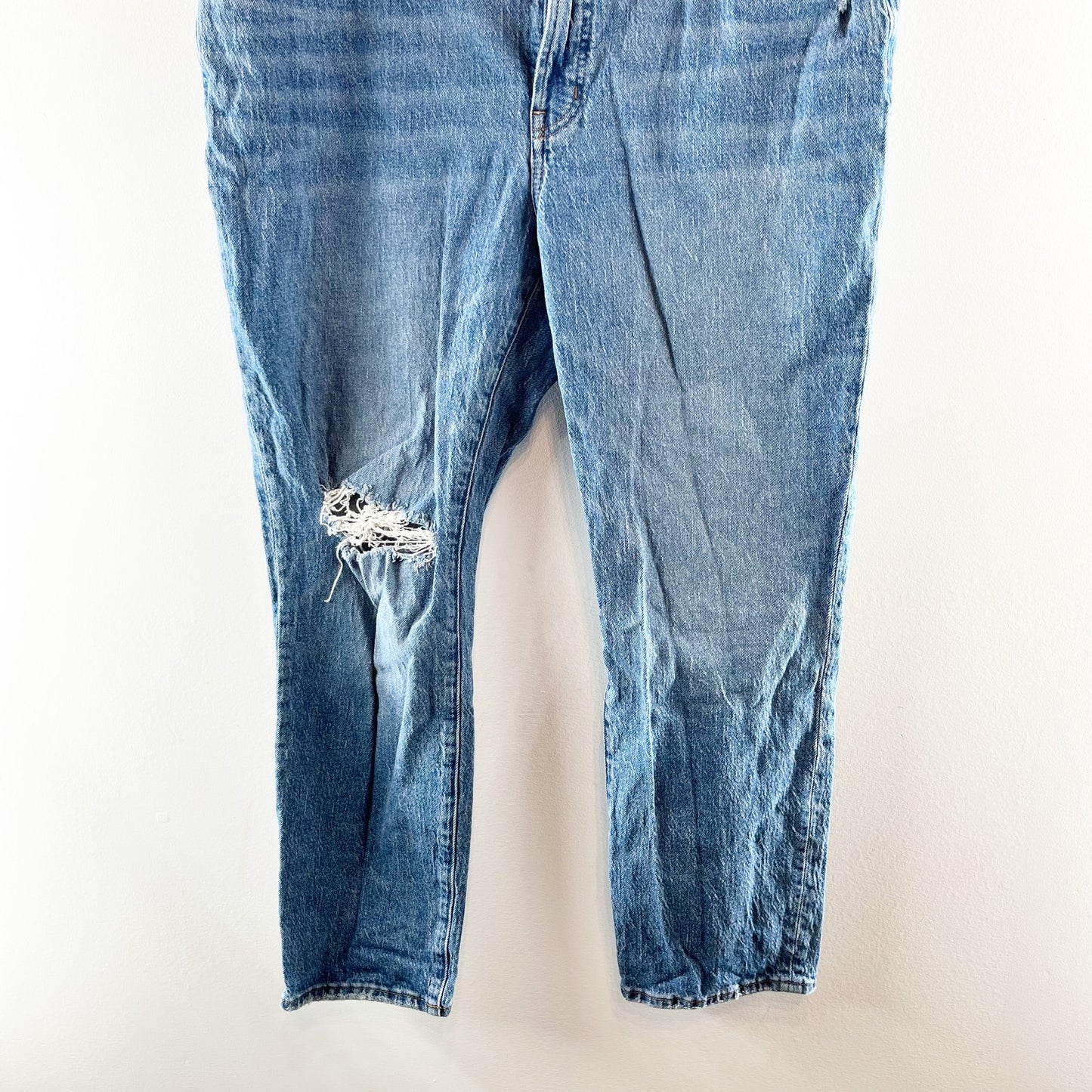 Madewell Mid-Rise Perfect Vintage Jean in Ainsdale Wash Knee-Rip Edition 33