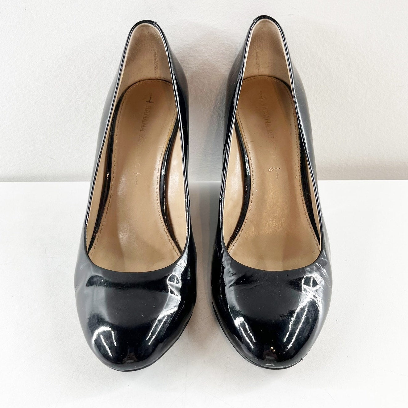 Banana Republic Patent Leather Slip On Round Toe Wedge Heel Pump Black 7.5
