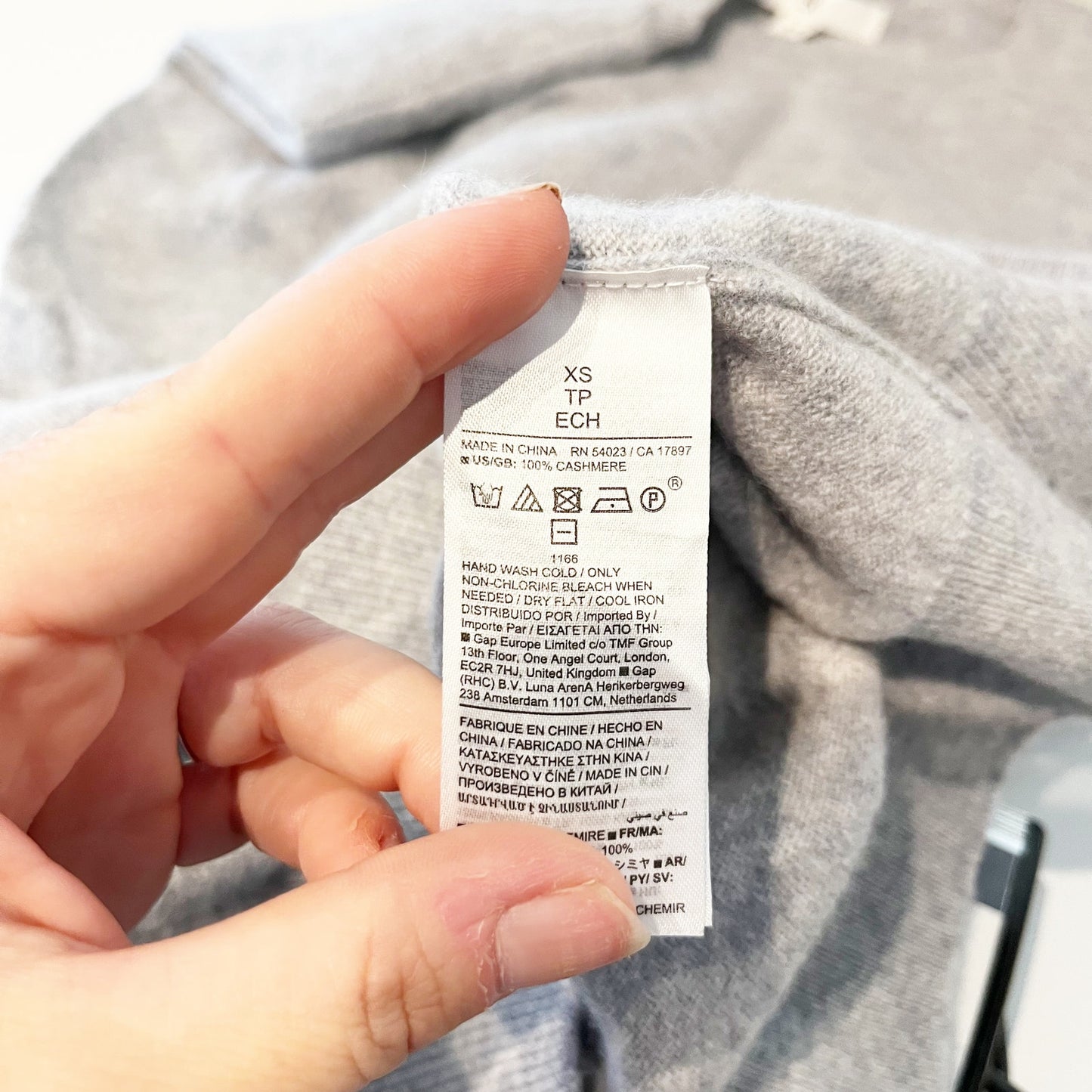 Banana Republic Cashmere Sleeveless Padded Shoulder Crew Neck Top Gray XS