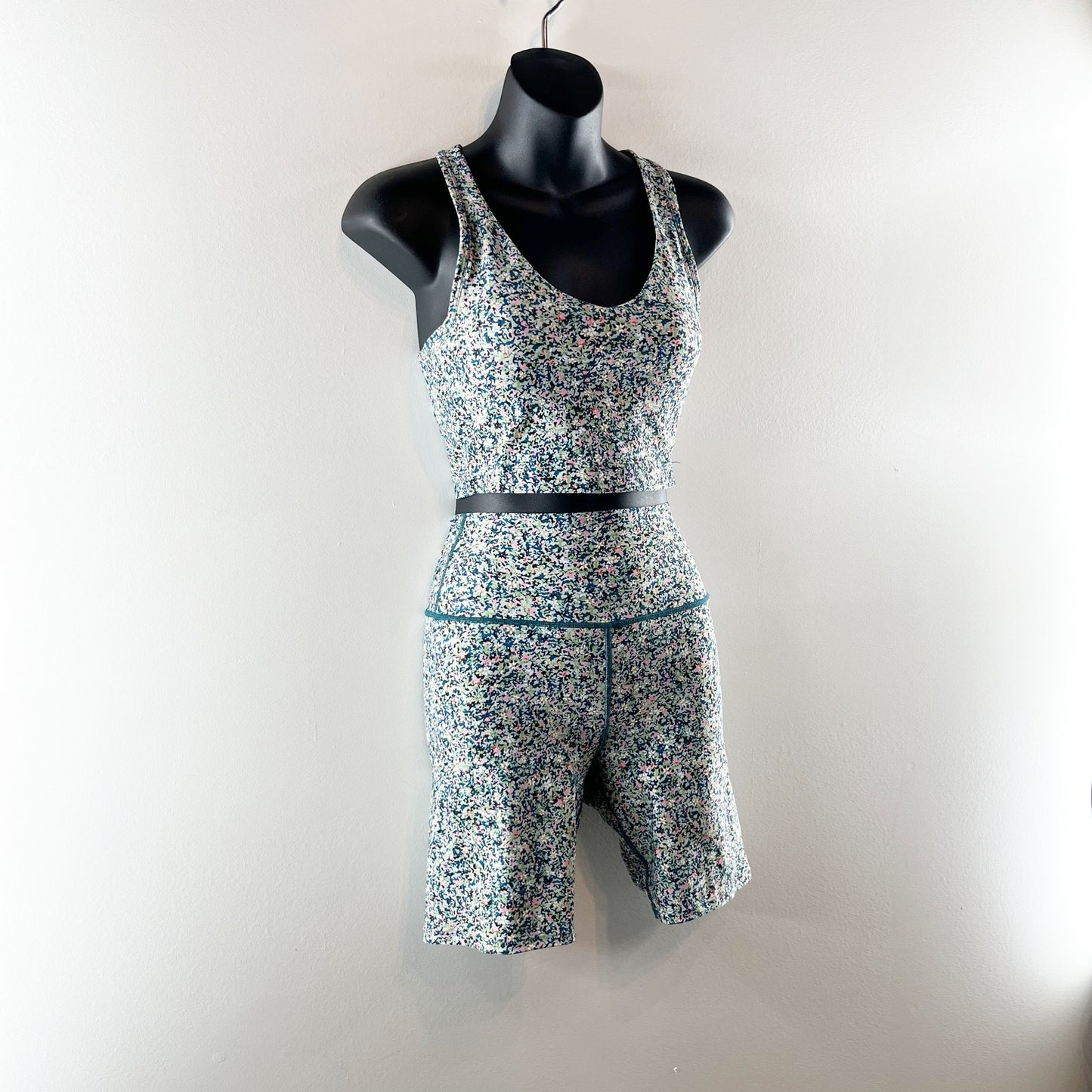 Sage Collective Floral Two Piece Sports Bra and Biker Shorts Set Blue Green XS