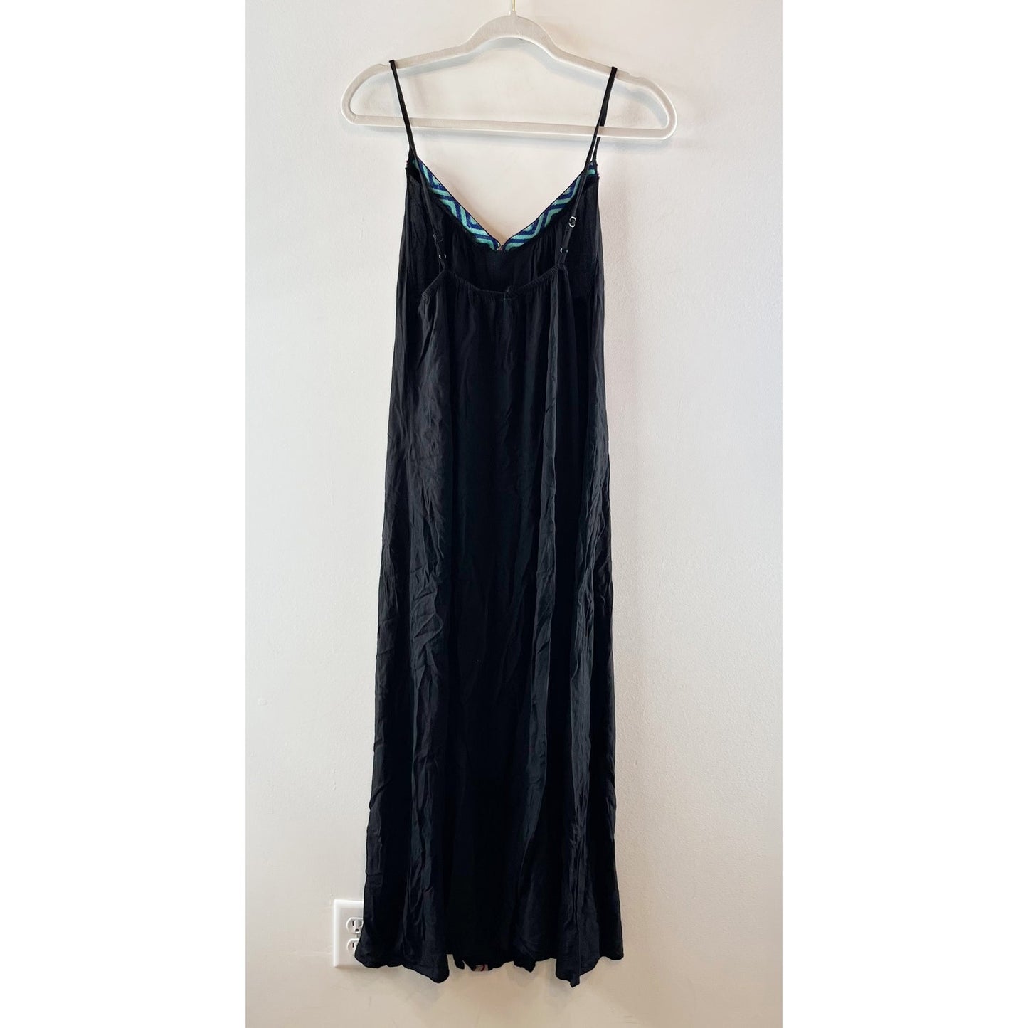 Raviya Sleeveless Spaghetti Strap V-Neck Resortwear Maxi Slip Dress Black Small