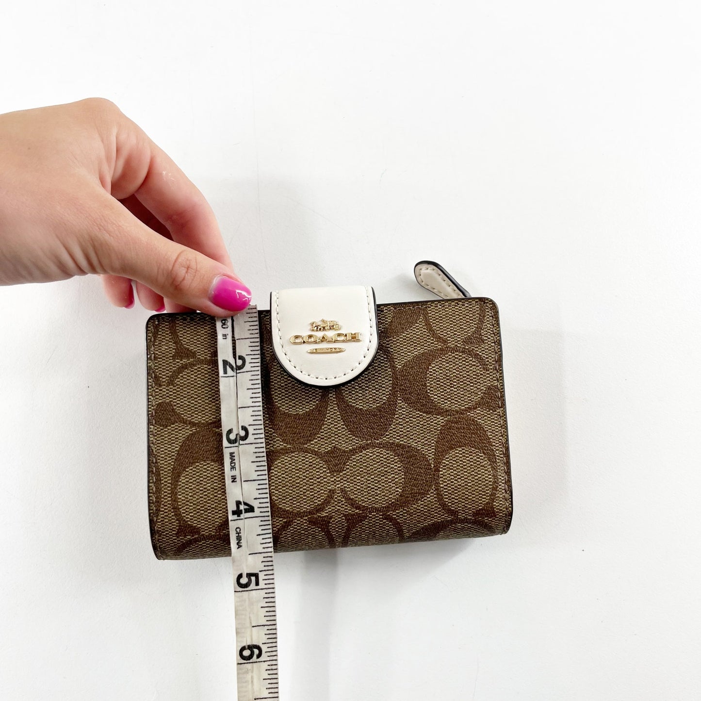 Coach Signature C Canvas Corner Zip Bi-Fold Wallet Tan Brown White