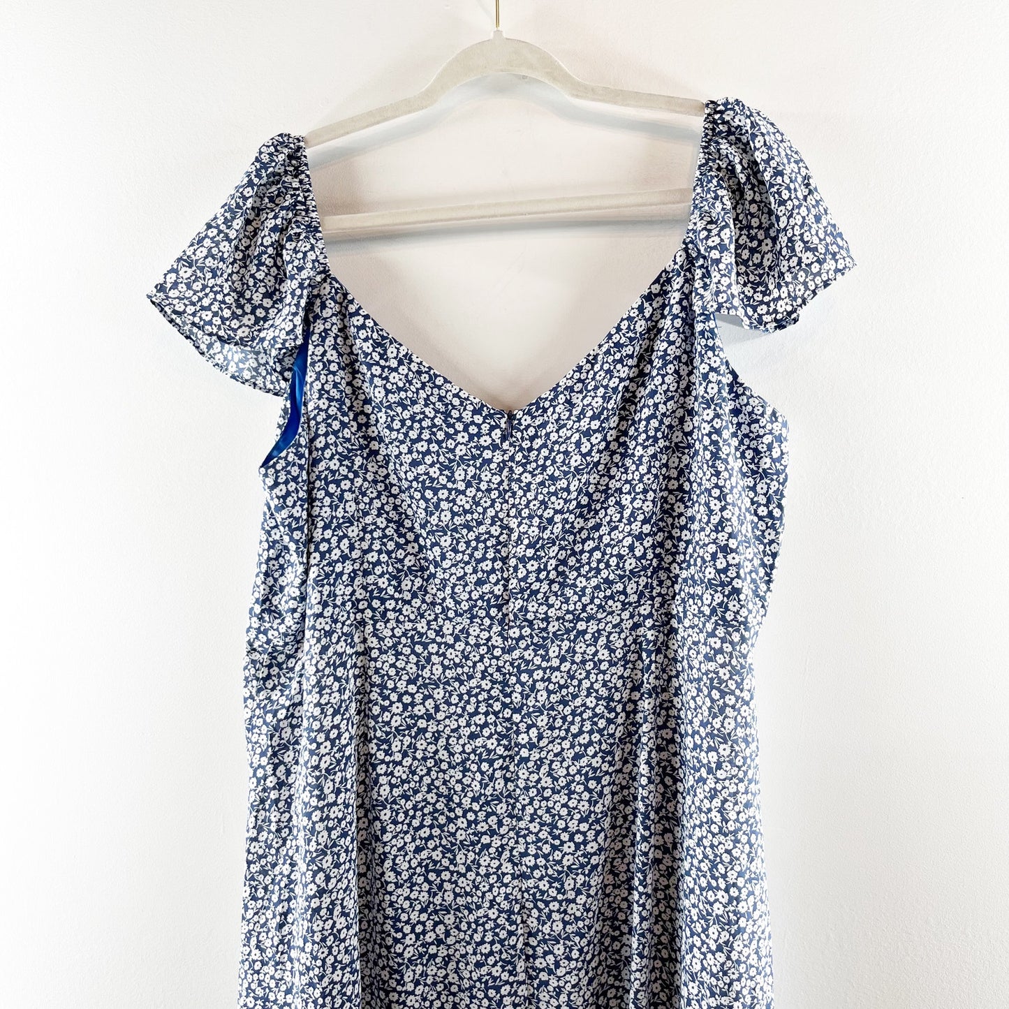 Showpo Sweetheart Neckline Ditsy Floral Slit Flutter Cap Sleeve Maxi Dress Blue