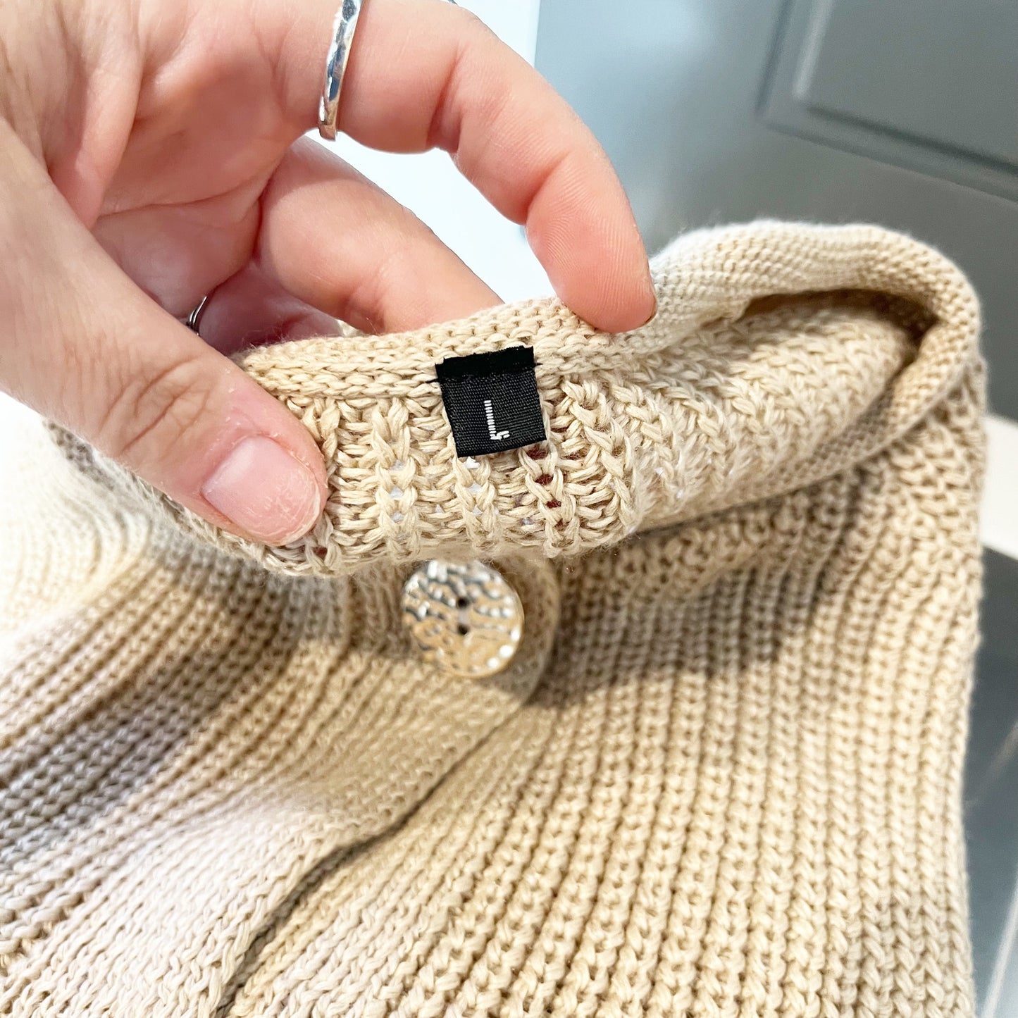 Chunky Long Sleeve Gold Button Cardigan Sweater Tan Beige Large