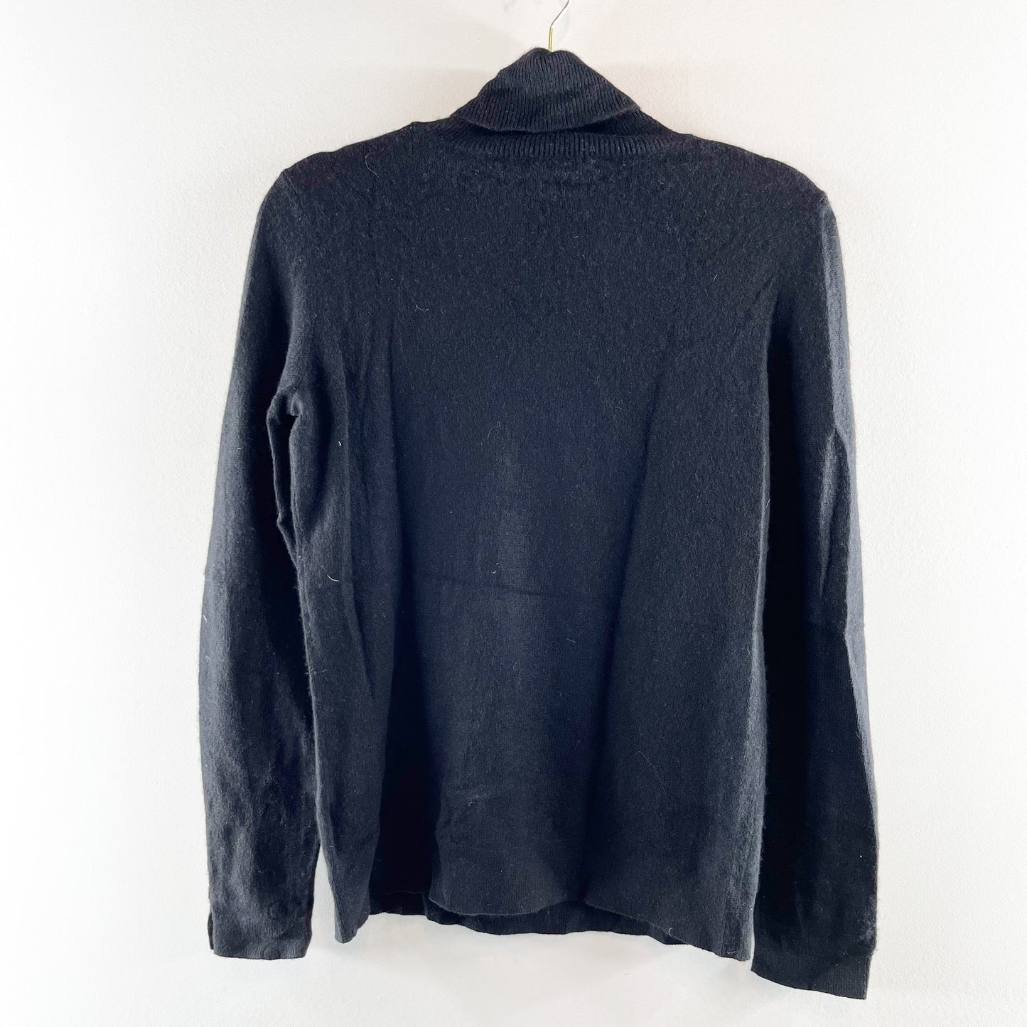 Cashmere by Bloomingdale's Turtleneck Pullover Sweater Gold Button Cuffs Black L