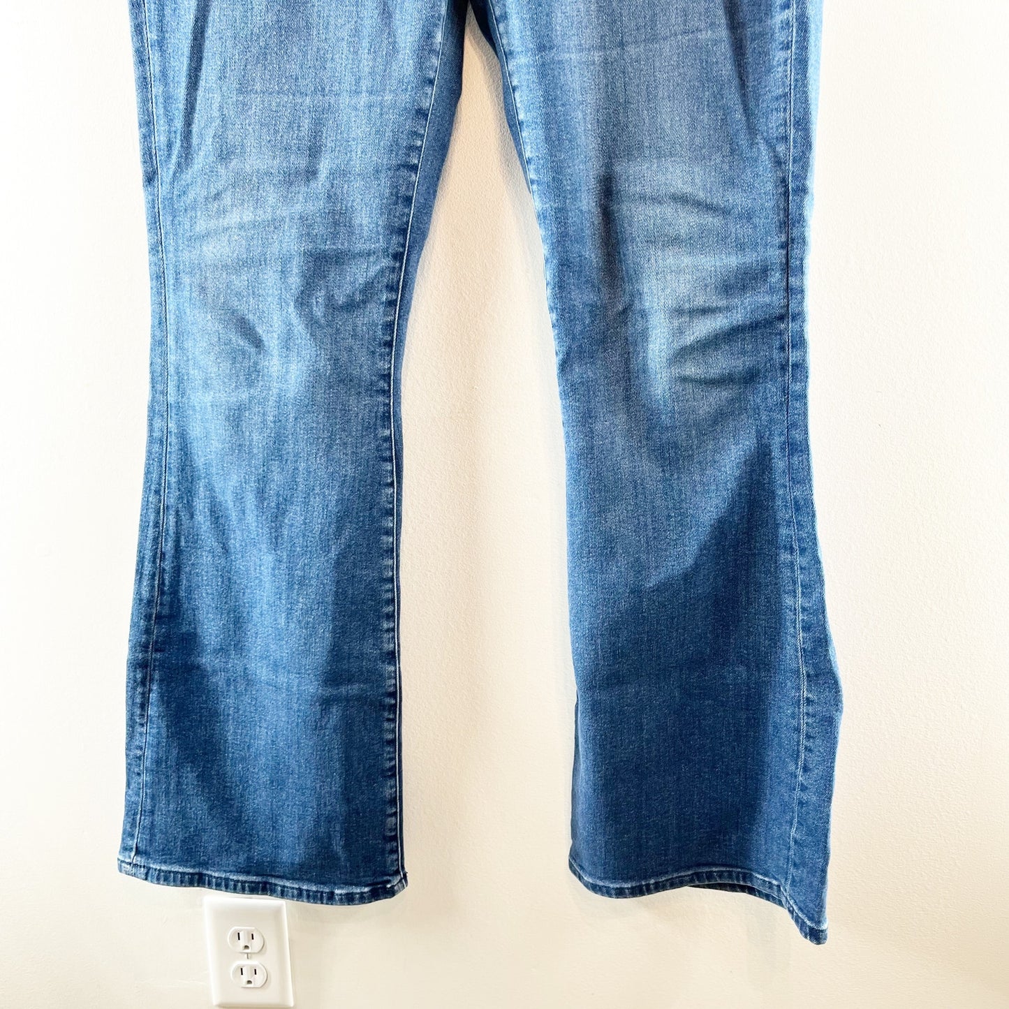 Pilcro Anthropologie High Rise Icon Bootcut Button Fly Jeans Stretch Blue 31