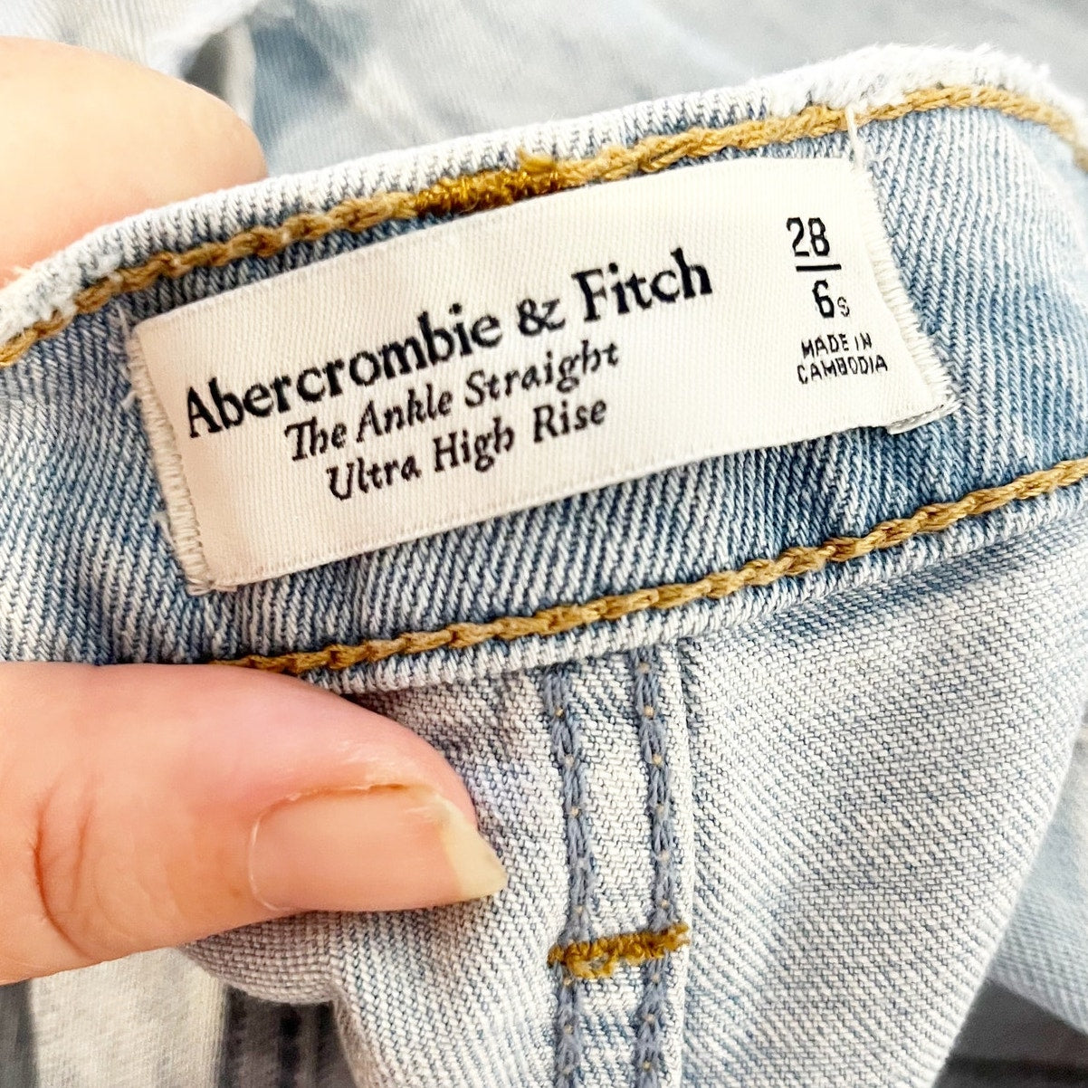 Abercrombie & Fitch Ankle Straight Ultra High Rise Jean Destroy Ripped 28 / 6