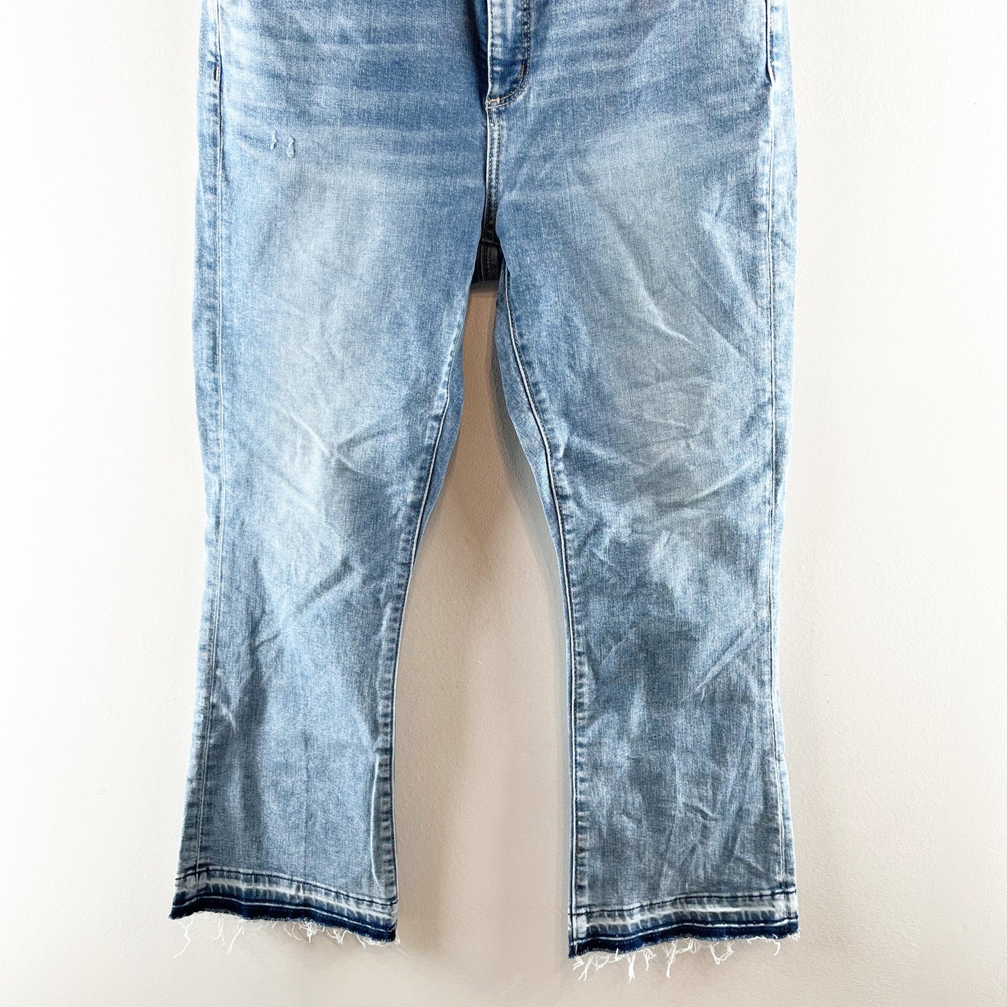 LOFT High Rise Curvy Kick Crop Raw Hem Jeans Blue 2 / 26