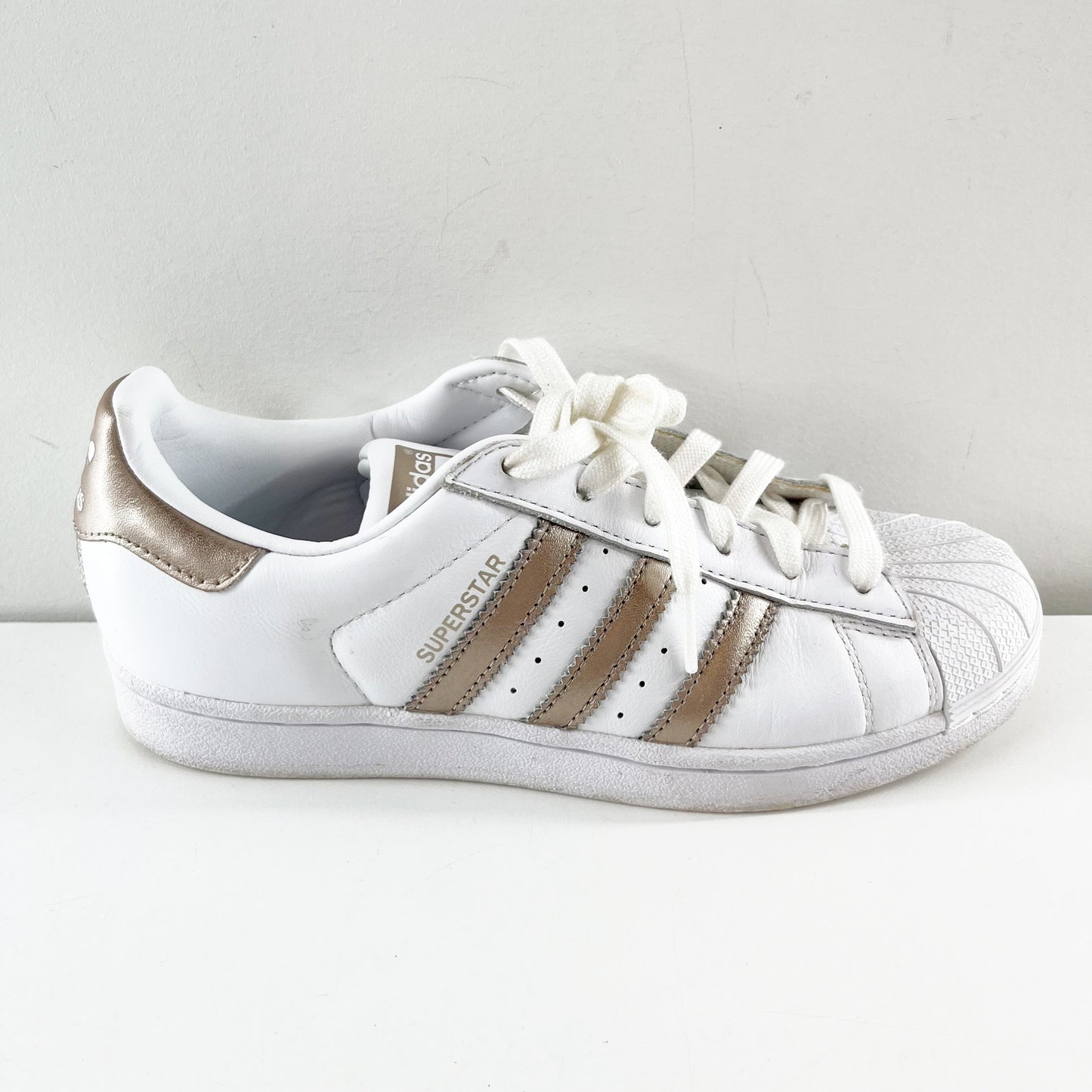 adidas Superstar Leather Low Top Comfort Sneakers White Gold US 6.5