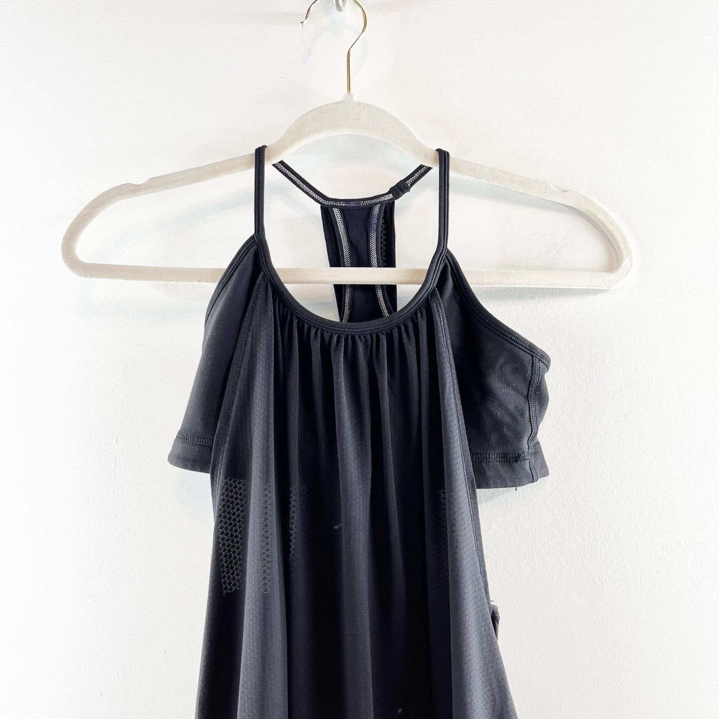 Lululemon No Limits Sleeveless Mesh Long Tank Top with Shelf Bra Black 4