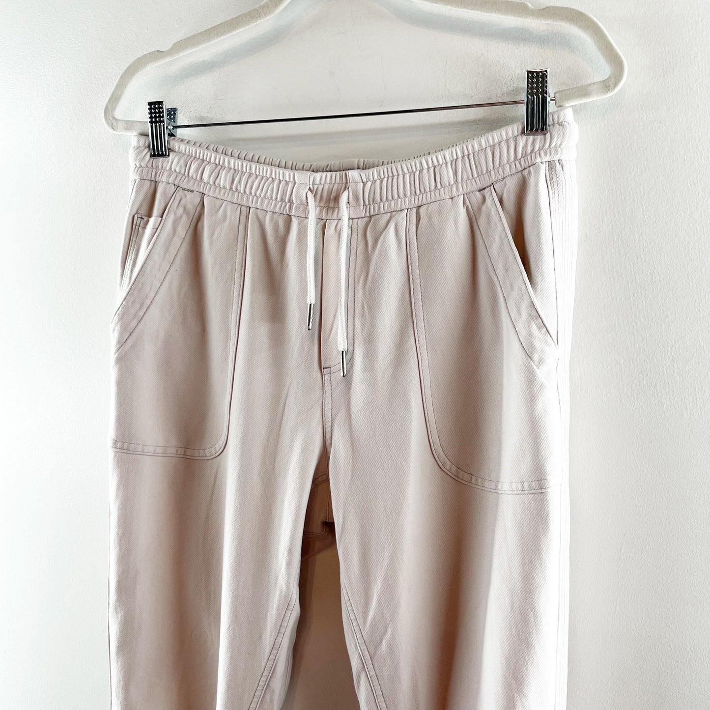 Athleta High Rise Farallon Jogger Pants Magnolia White Cream 10