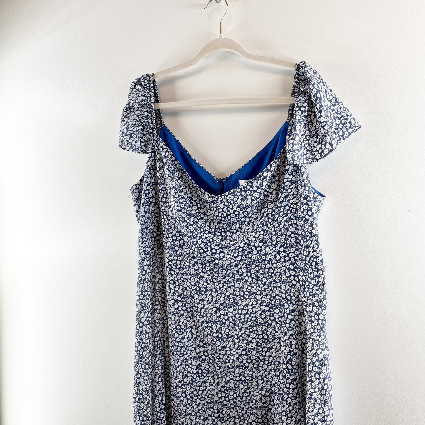 Showpo Sweetheart Neckline Ditsy Floral Slit Flutter Cap Sleeve Maxi Dress Blue