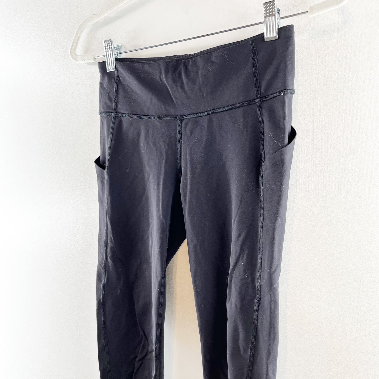 Lululemon Mid Rise Cropped Yoga Pants Leggings Side Pockets Black 4