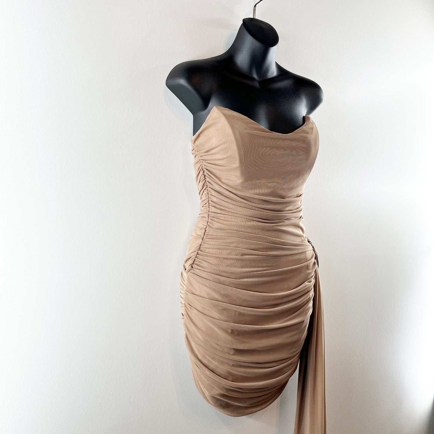 Bobbles & Lace Ruched Sweetheart Neck Strapless Mini Dress Taupe Brown Medium