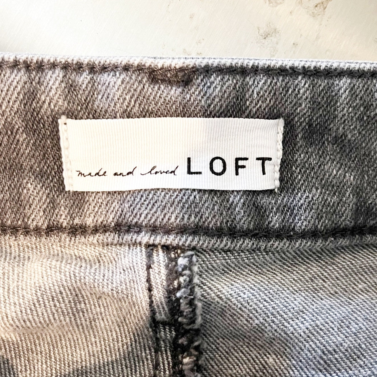 LOFT The High Rise Curvy Kick Crop Jeans Gray Black Wash 27 / 4