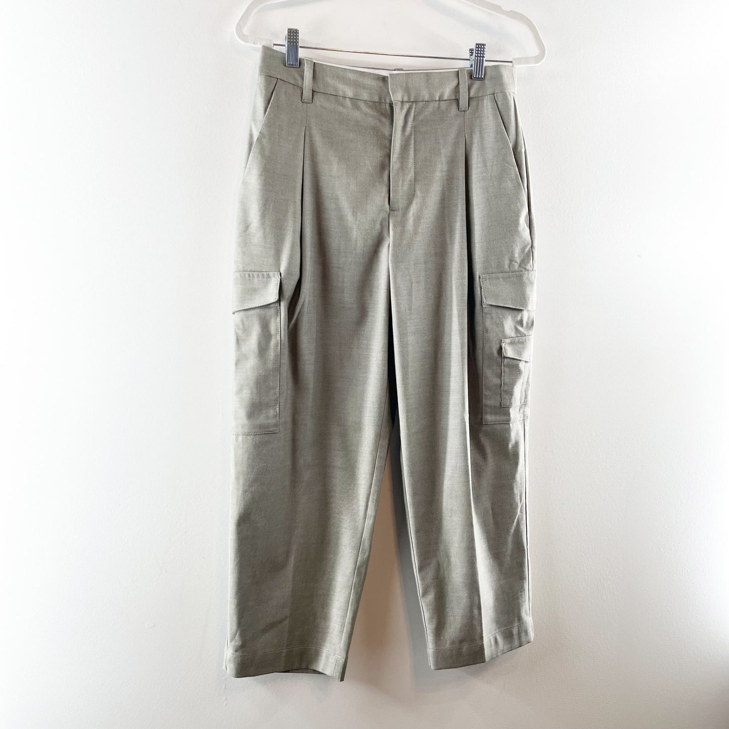 Madewell The Petite Turner Tapered Cargo Pants in Yarn Dye Gray 4 Petite