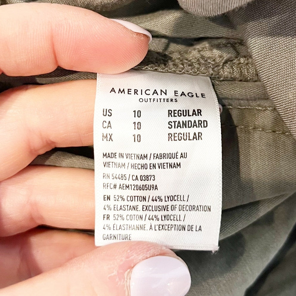 American Eagle Camo High Rise Jogger Cargo Pants Green 10
