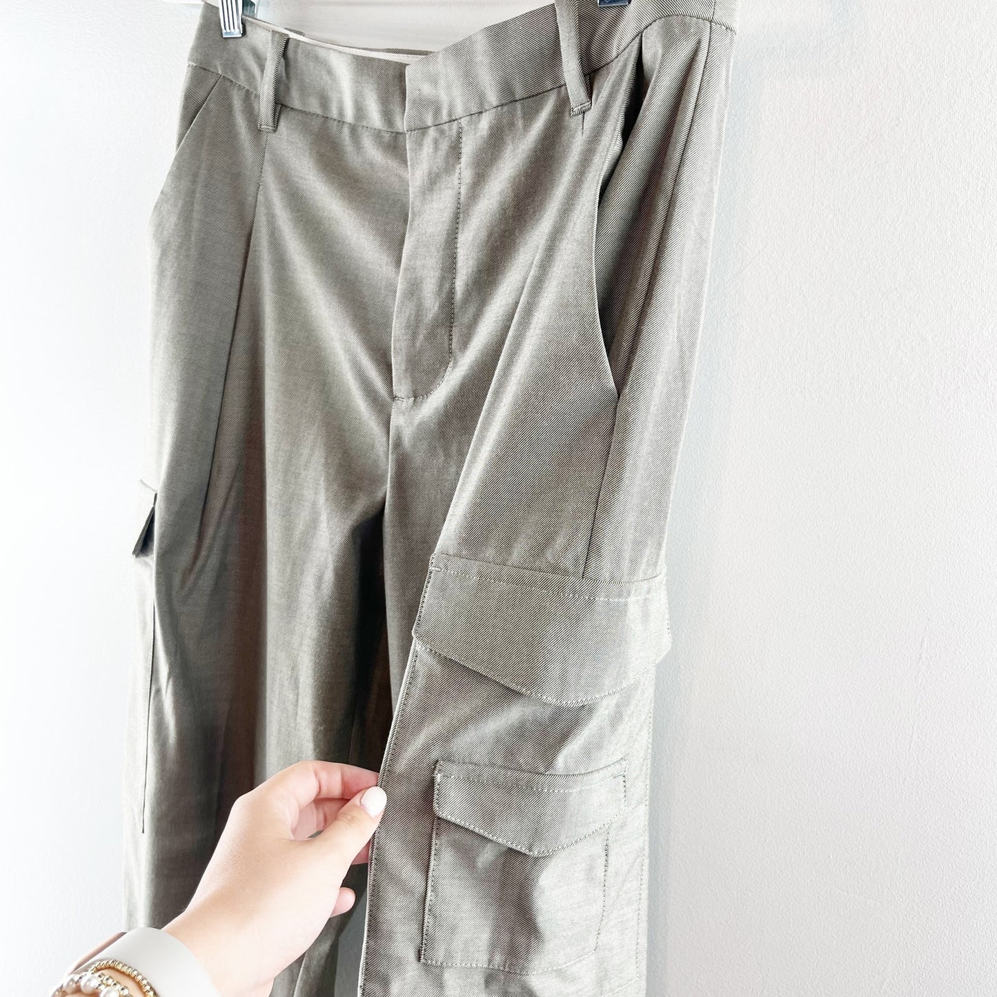 Madewell The Petite Turner Tapered Cargo Pants in Yarn Dye Gray 4 Petite