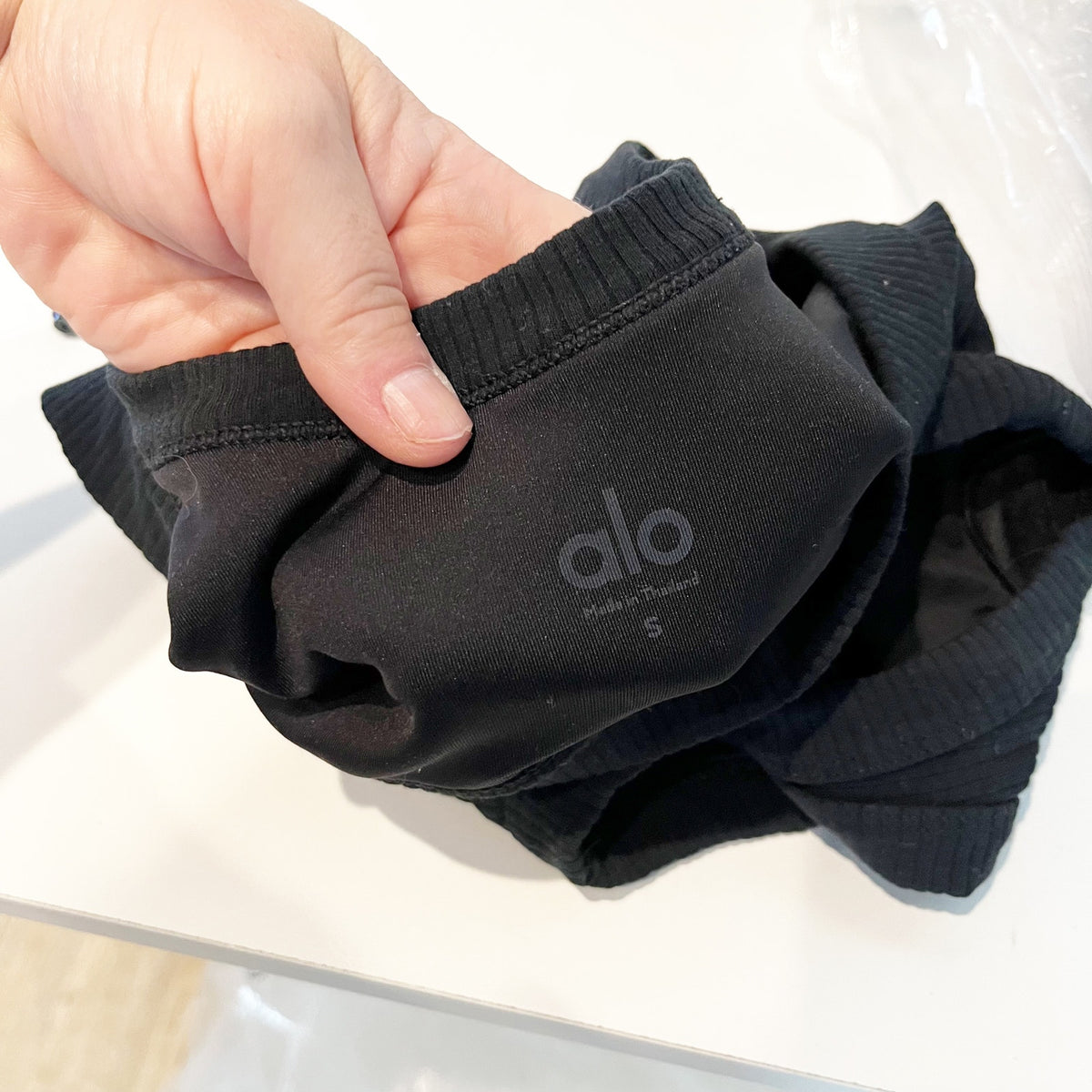 Alo Ribbed Scoopneck Wellness Sports Bra Black Small