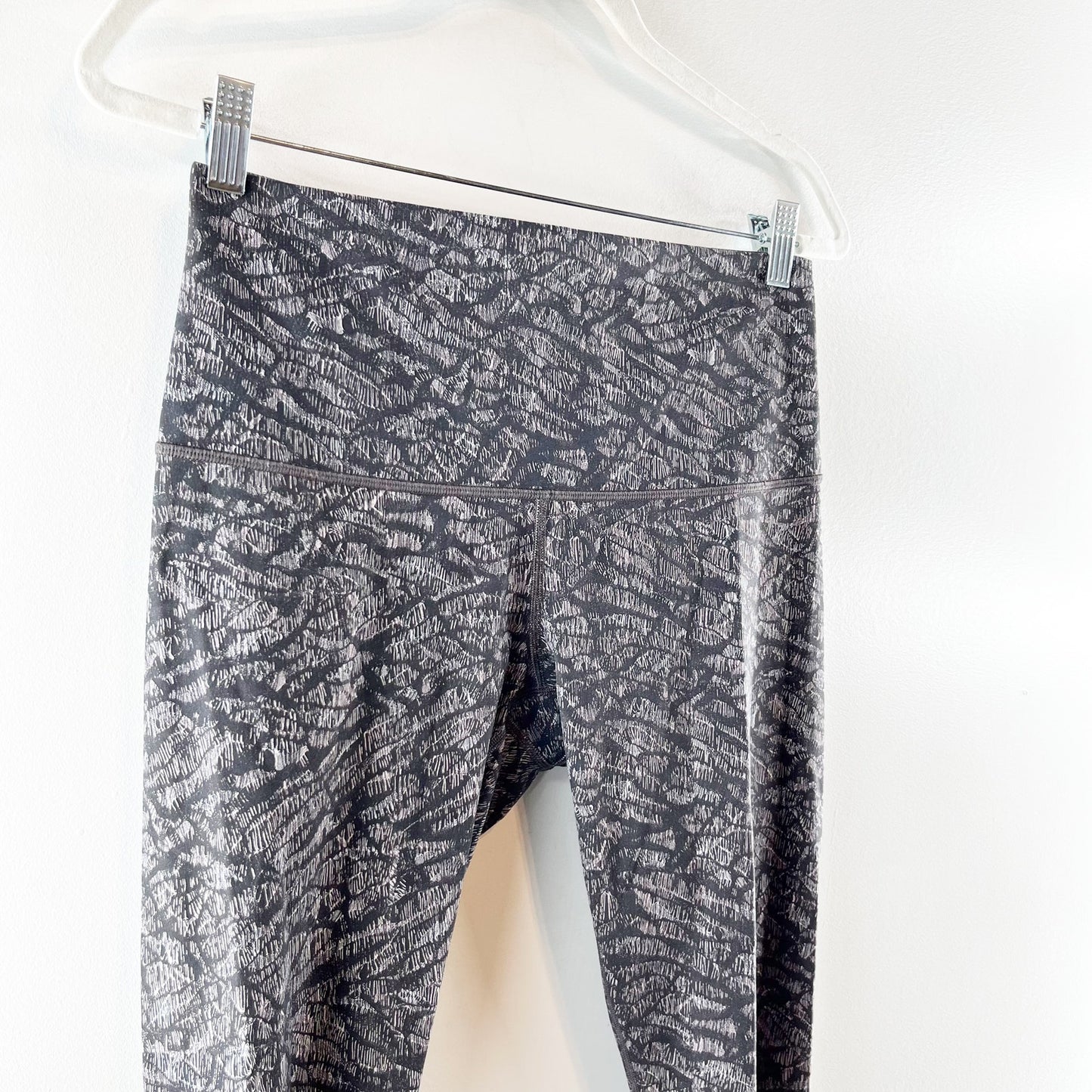 Lululemon Mid Rise Cropped Leggings Black Gray 10
