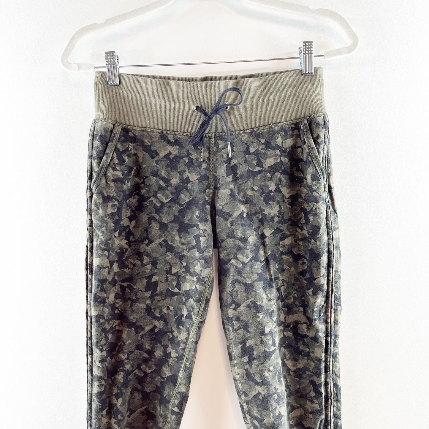 Lululemon No Sweat High Rise Jogger Sweatpants Camo Forest Green 4