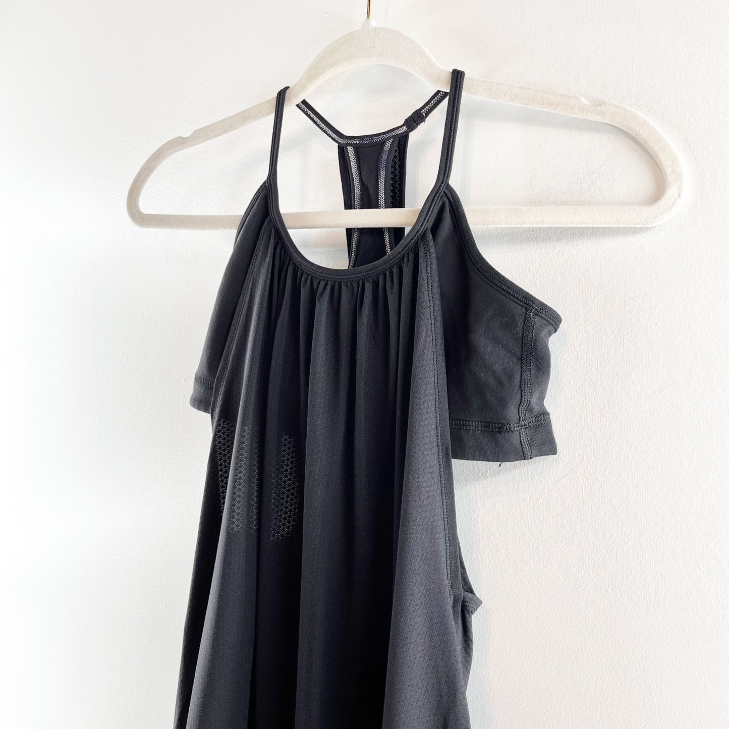 Lululemon No Limits Sleeveless Mesh Long Tank Top with Shelf Bra Black 4
