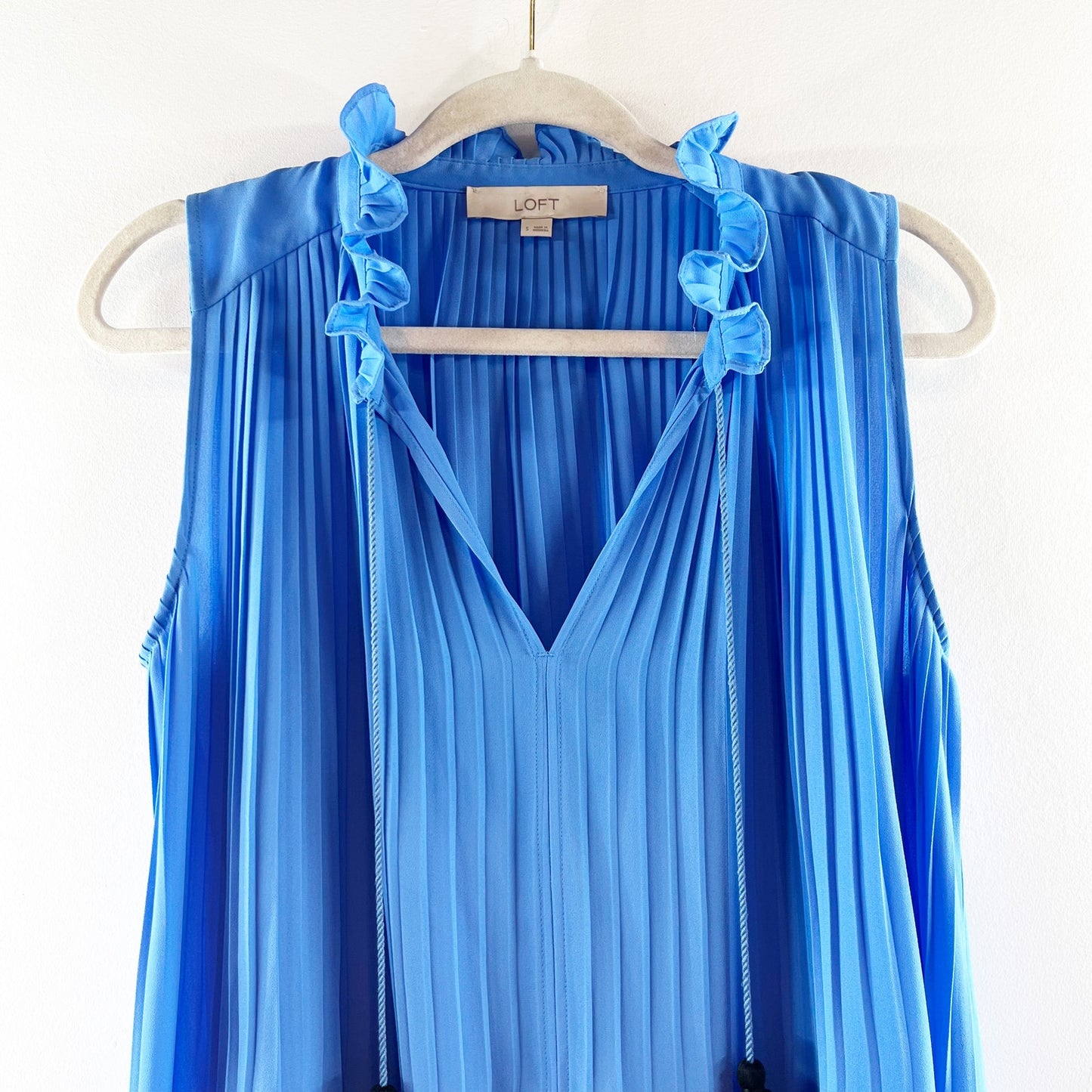 LOFT Pleated Ruffle Neck Sleeveless Tassel Blouse Tank Top Blue Small