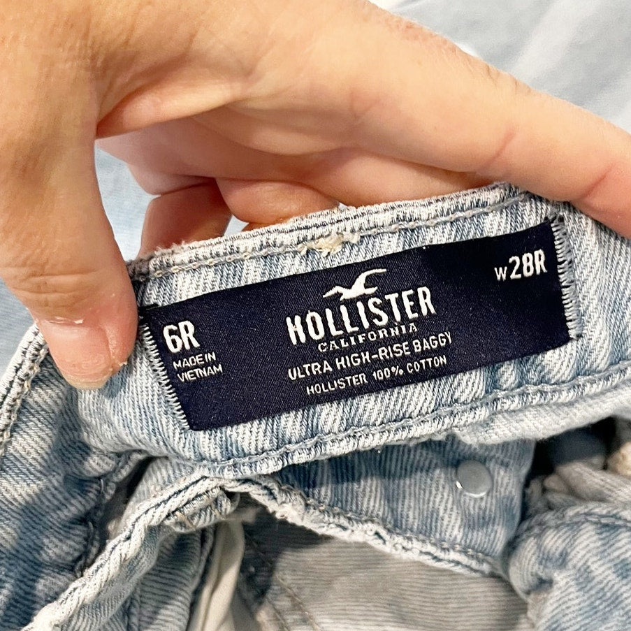 Hollister Ultra High Rise Baggy Wide Leg Jeans Light Wash Blue 6
