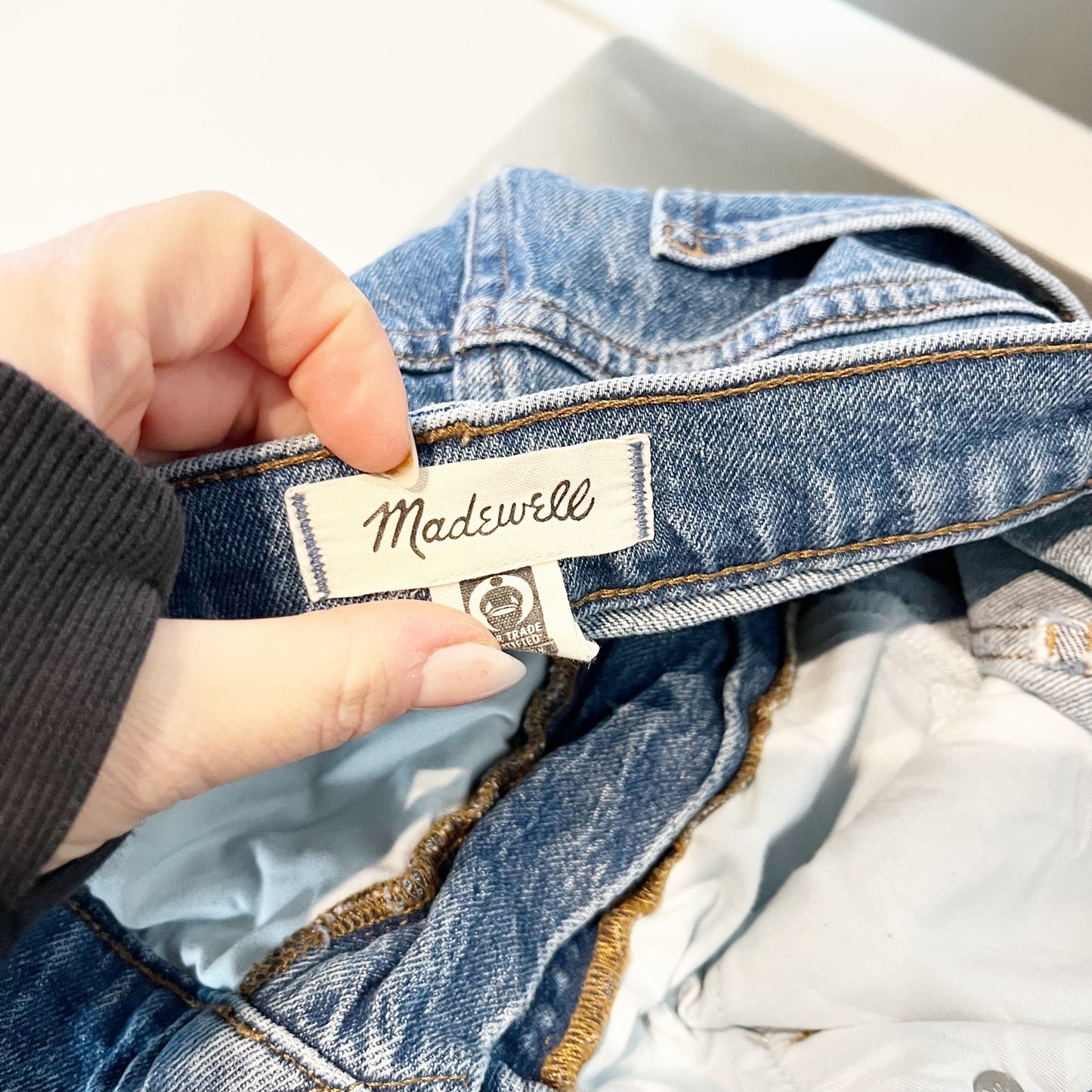 Madewell Mid-Rise Perfect Vintage Jean in Ainsdale Wash Knee-Rip Edition 33