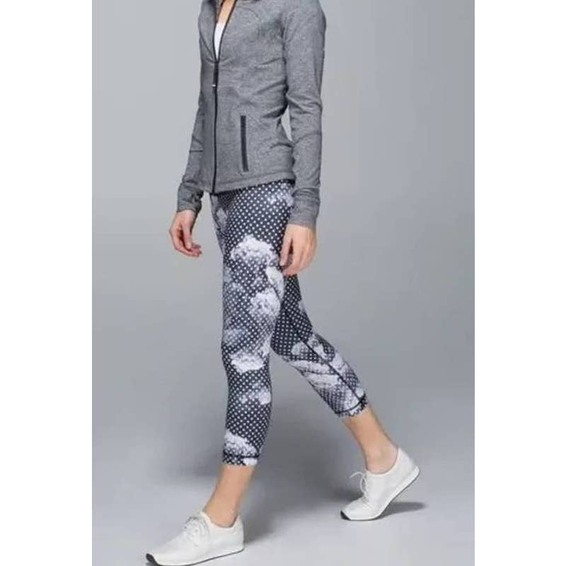 Lululemon Cloud Dot Cropped Leggings Wunder Under Black White 6 – Baystate  Boutique & Consignment