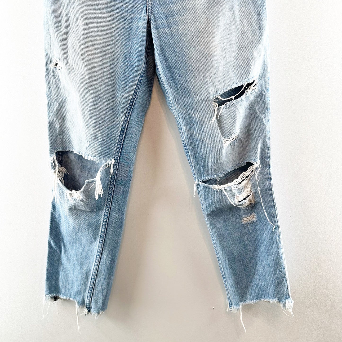 Abercrombie & Fitch Annie Girlfriend High Rise Distressed Jeans Blue 4