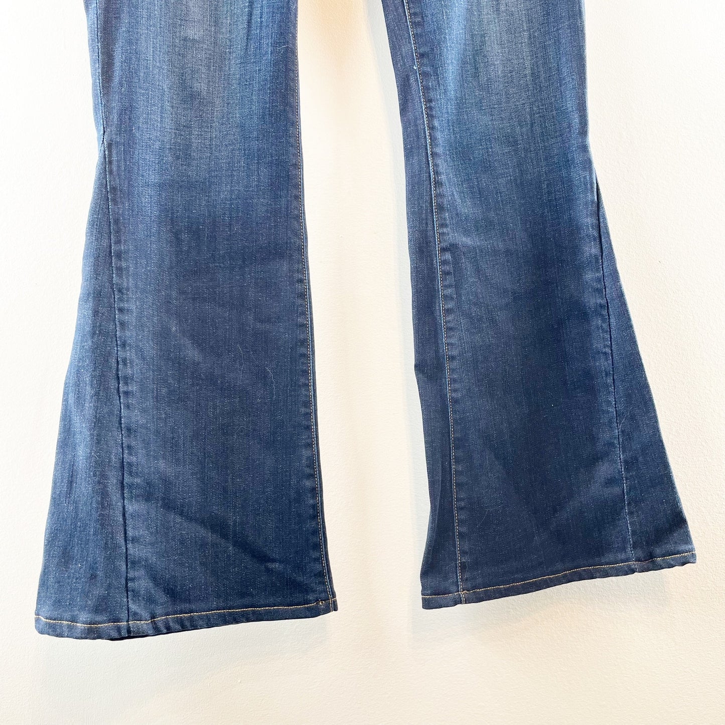 Joie Ravine Mid Rise Whiskered Denim Flare Leg Jeans Blue 29 / 8