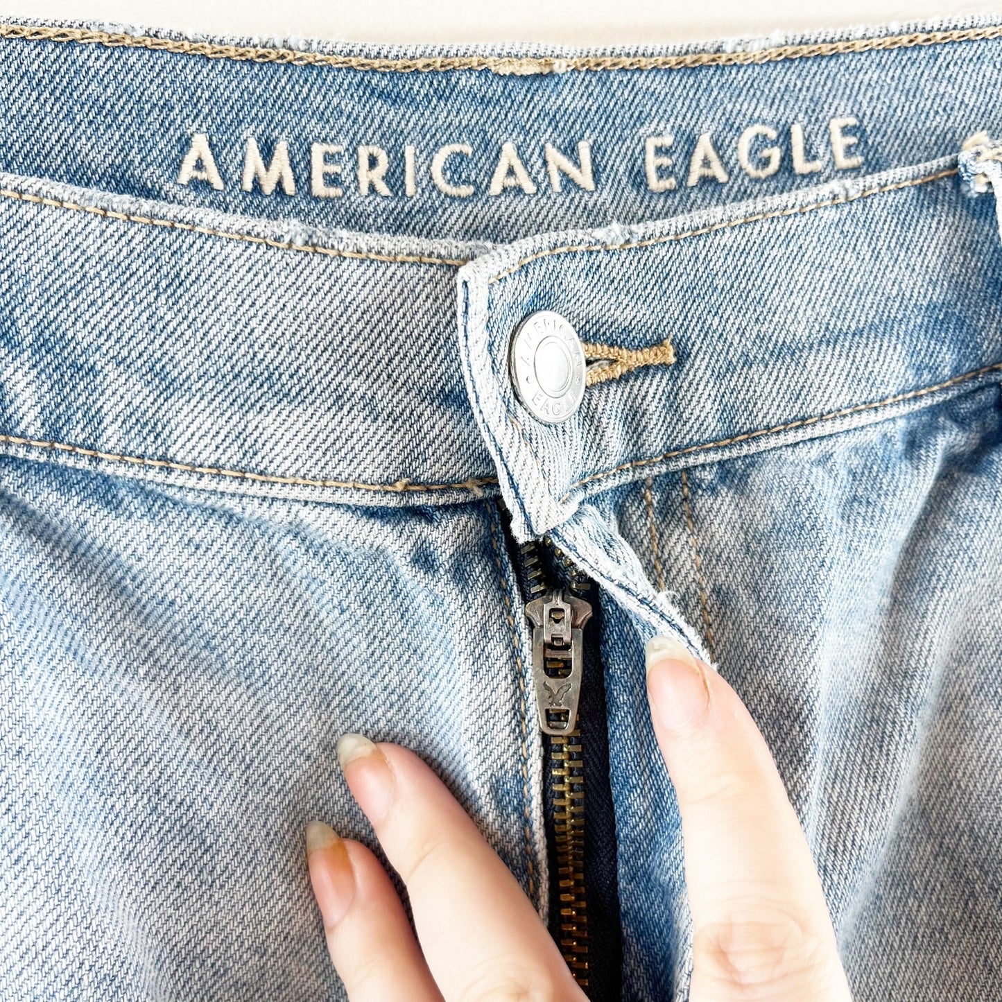 American Eagle The Highest Rise 90's Boyfriend Shorts Distressed Blue 14