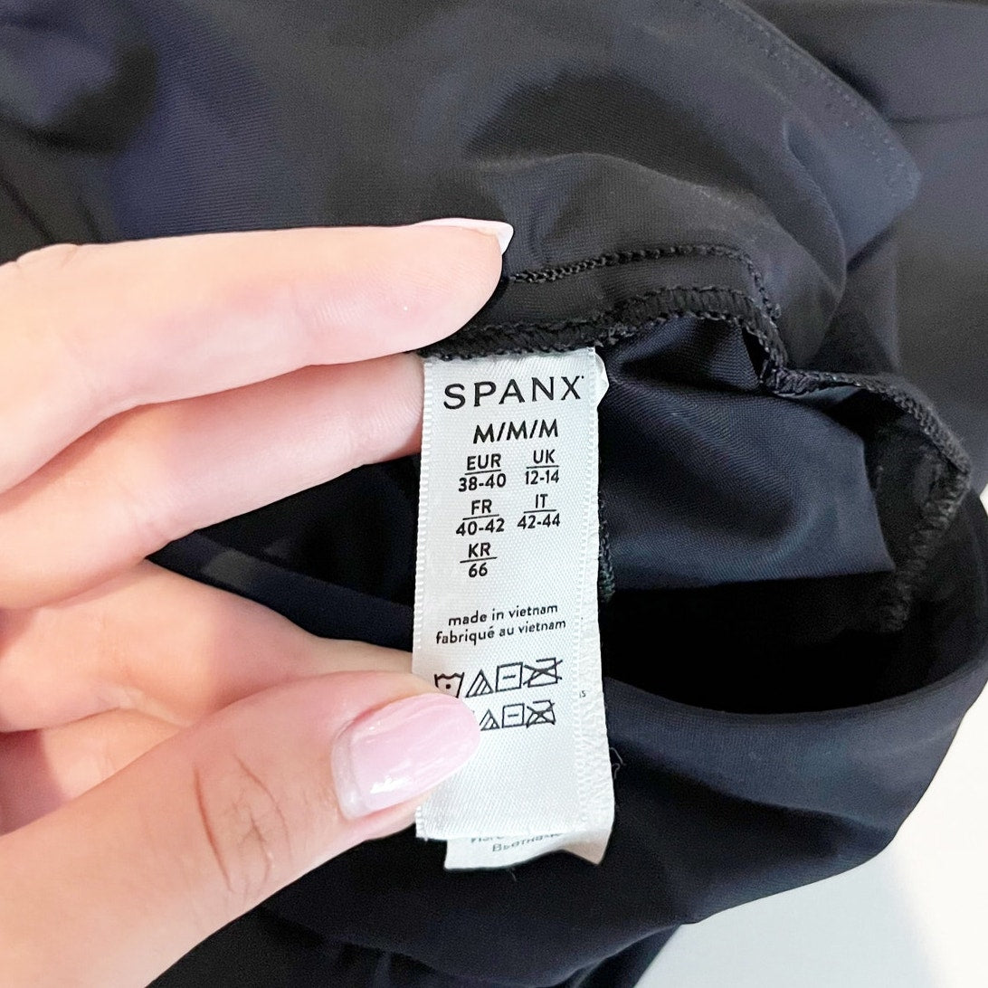 Spanx Mid Rise Sunshine Stretch Shorts Black Medium