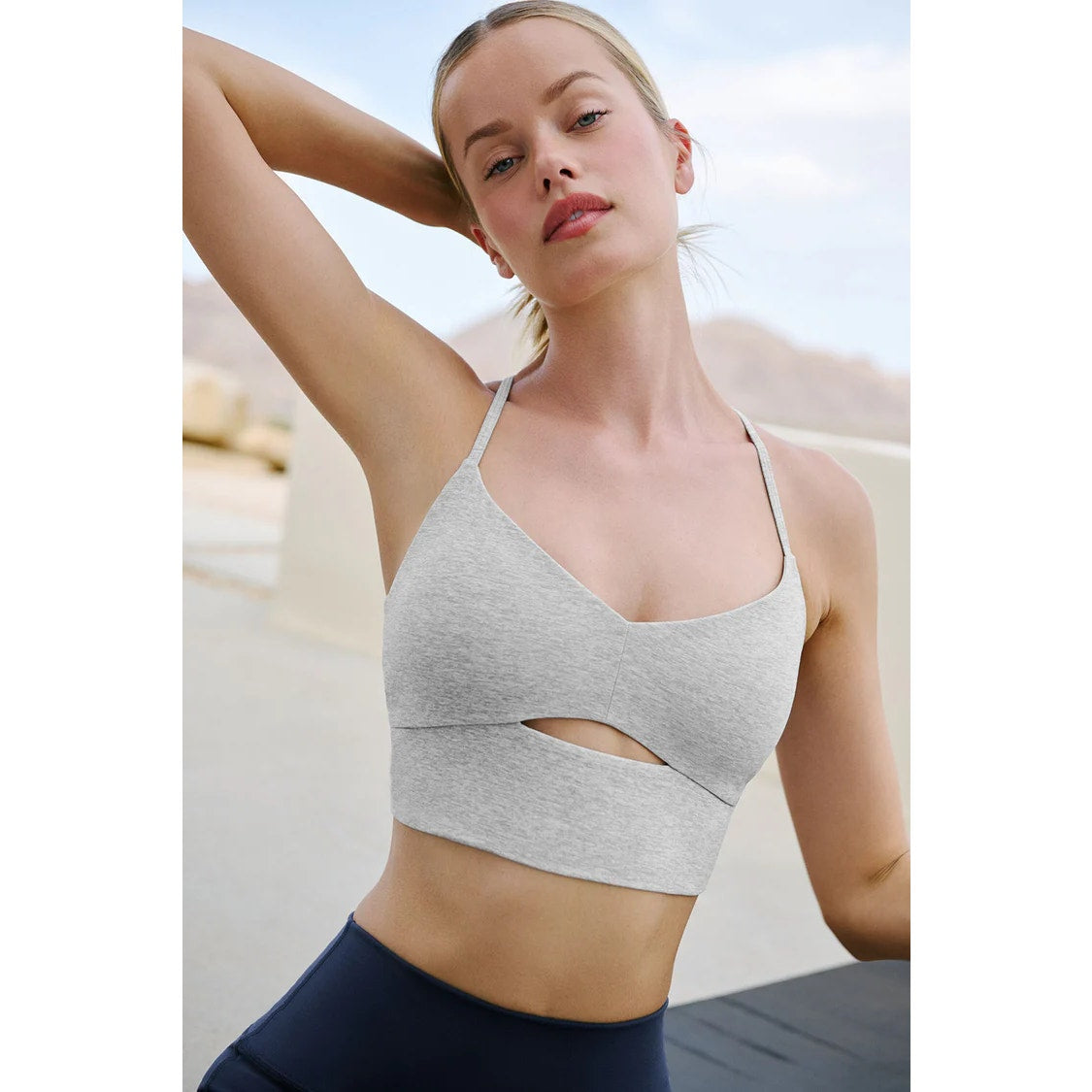 Alosoft Crossback Cutout Highlight Sports Bra Athletic Heather Grey Small