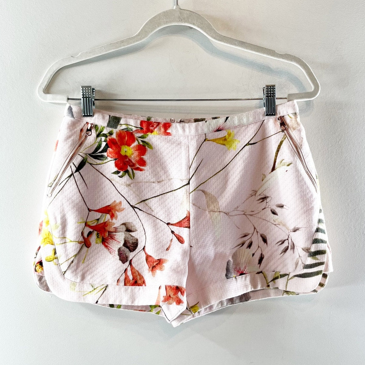 Ted Baker Sabele Botanical Bloom Mid Rise Floral Shorts Pink Small