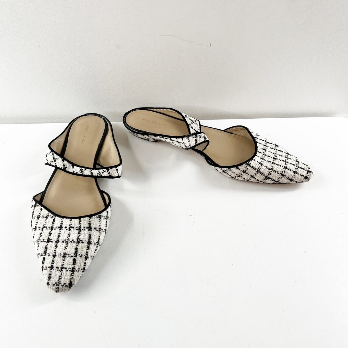 Ann Taylor Tweed Mary Jane Mule Flats White Black 9.5