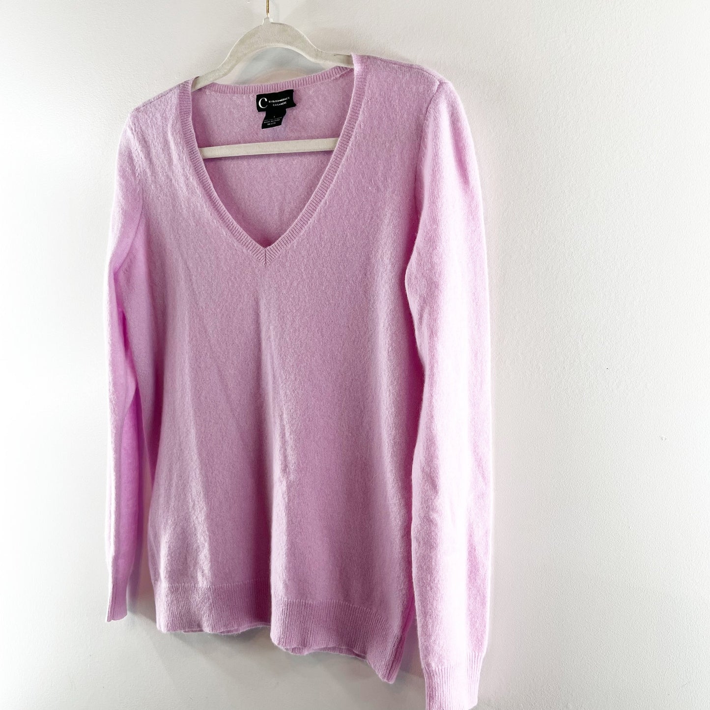 C by Bloomingdales 2-Ply Cashmere Long Sleeve V-Neck Pullover Sweater Pink L