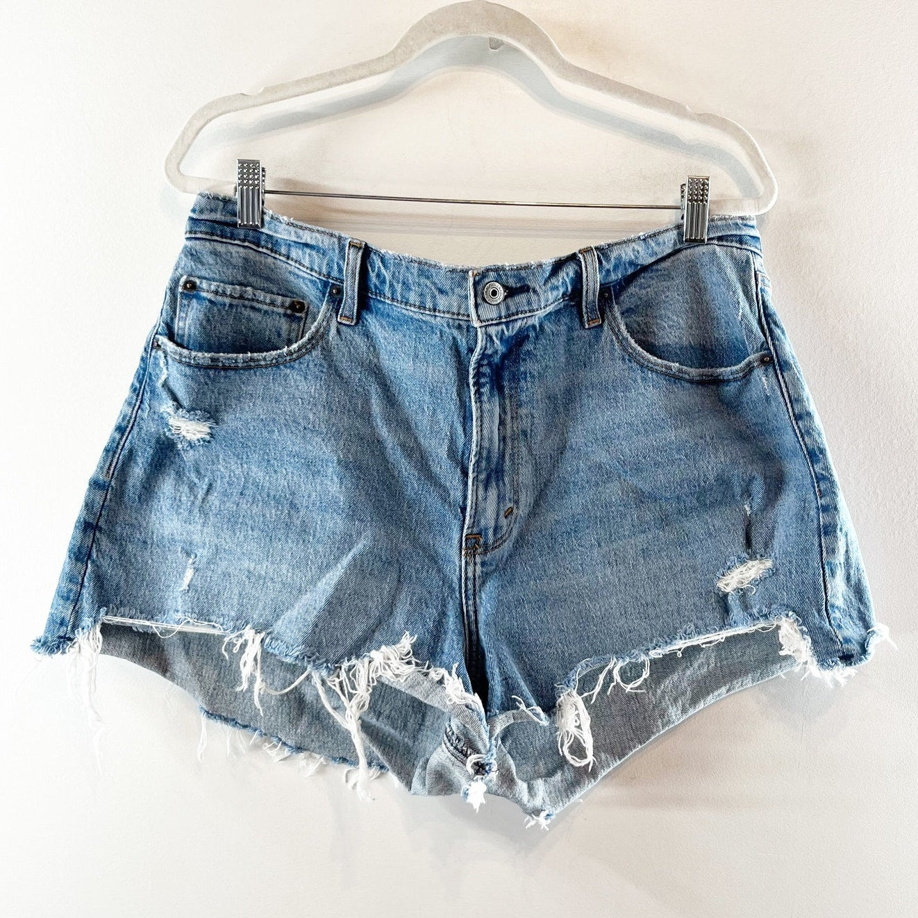 Abercrombie & Fitch High Rise Distressed Denim Mom Shorts Curve Love Blue 16