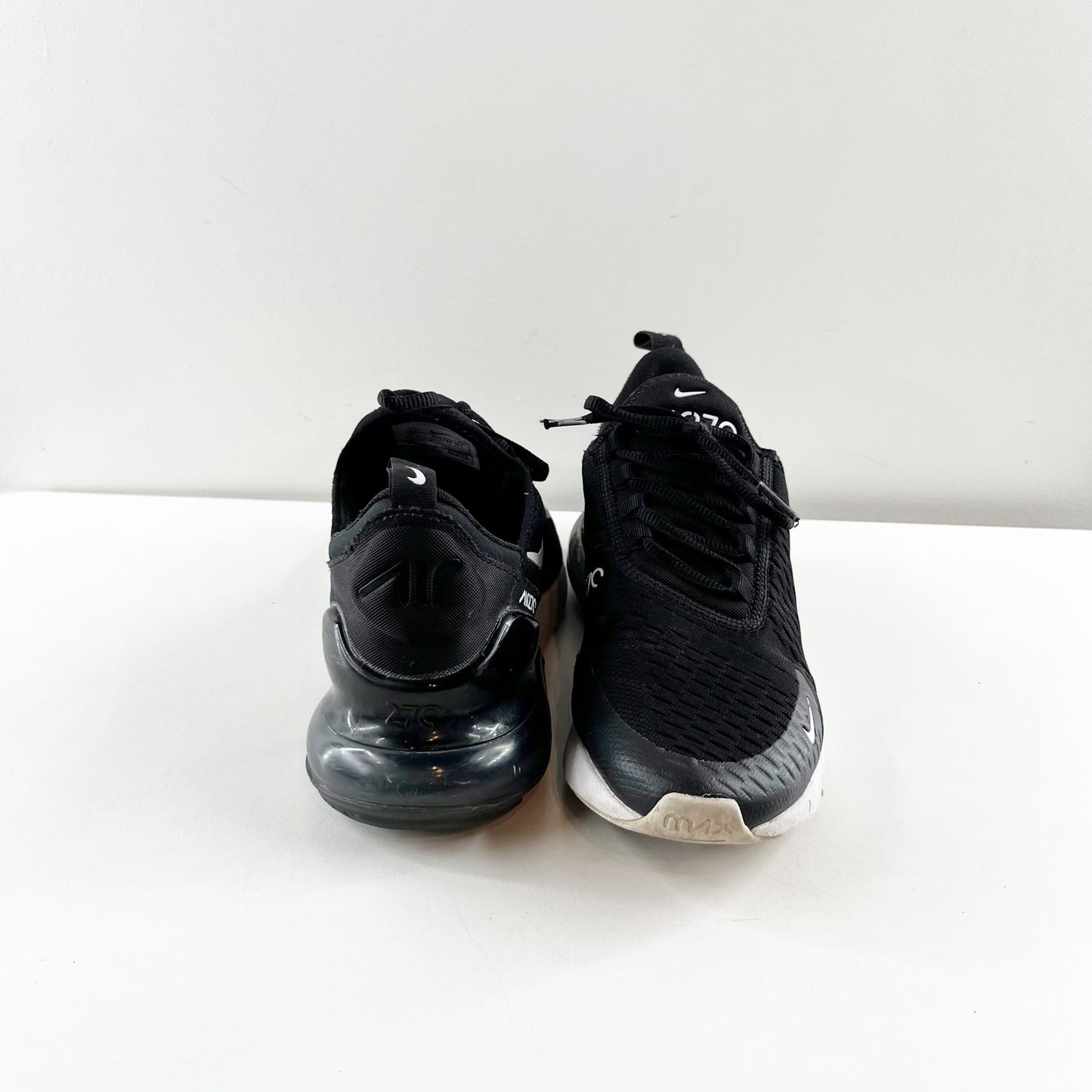 Nike Air Max 270 Low Top Running Sneakers Black White 9.5