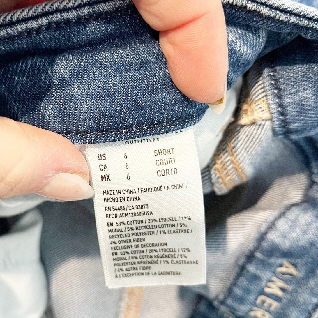 American Eagle Curvy High Rise Mom Distressed Stretch Jeans Blue 6 Petite